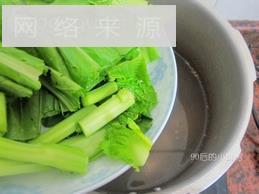 芥菜豆腐小肠汤怎么做，芥菜豆腐小肠汤怎么做好吃，芥菜豆腐小肠汤做法