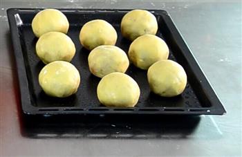 单黄莲蓉月饼怎么做，单黄莲蓉月饼怎么做好吃，单黄莲蓉月饼做法
