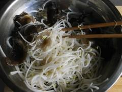 绿豆芽拌菜椒怎么做，绿豆芽拌菜椒怎么做好吃，绿豆芽拌菜椒做法