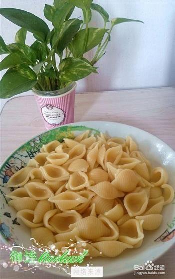 白汁蘑菇鸡肉意大利贝壳面怎么做，白汁蘑菇鸡肉意大利贝壳面怎么做好吃，白汁蘑菇鸡肉意大利贝壳面做法