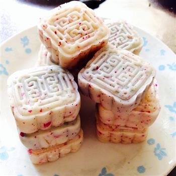 玫瑰冰皮月饼怎么做，玫瑰冰皮月饼怎么做好吃，玫瑰冰皮月饼做法