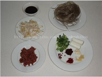 牛肉酸辣粉怎么做，牛肉酸辣粉怎么做好吃，牛肉酸辣粉做法