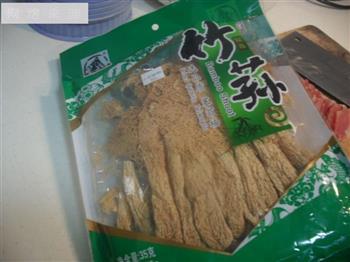 火腿竹荪汤怎么做，火腿竹荪汤怎么做好吃，火腿竹荪汤做法