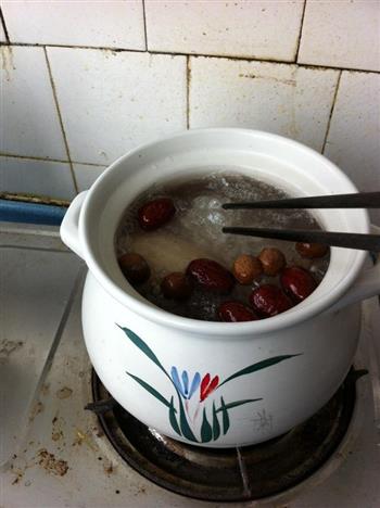 红枣桂圆糯米藕怎么做，红枣桂圆糯米藕怎么做好吃，红枣桂圆糯米藕做法