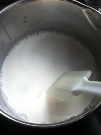 香草冰淇淋甜筒怎么做，香草冰淇淋甜筒怎么做好吃，香草冰淇淋甜筒做法