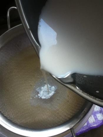 香草冰淇淋甜筒怎么做，香草冰淇淋甜筒怎么做好吃，香草冰淇淋甜筒做法
