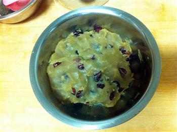 莲蓉蔓越莓广式月饼怎么做，莲蓉蔓越莓广式月饼怎么做好吃，莲蓉蔓越莓广式月饼做法