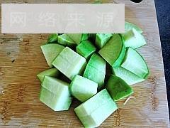 青萝卜煲鸭腿怎么做，青萝卜煲鸭腿怎么做好吃，青萝卜煲鸭腿做法