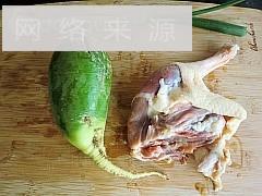 青萝卜煲鸭腿怎么做，青萝卜煲鸭腿怎么做好吃，青萝卜煲鸭腿做法