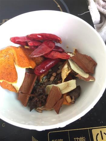 卤水鸭爪鸭翅怎么做，卤水鸭爪鸭翅怎么做好吃，卤水鸭爪鸭翅做法