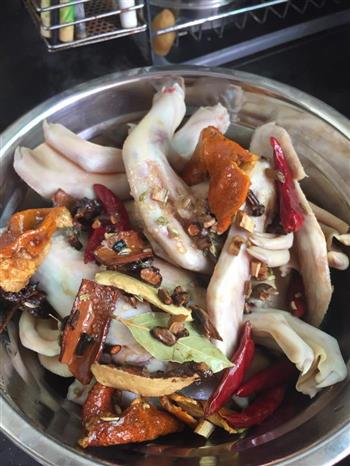 卤水鸭爪鸭翅怎么做，卤水鸭爪鸭翅怎么做好吃，卤水鸭爪鸭翅做法