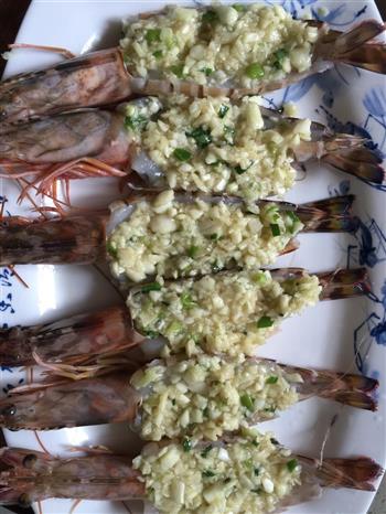 简易蒜蓉烤虾怎么做，简易蒜蓉烤虾怎么做好吃，简易蒜蓉烤虾做法