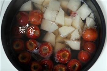 春季必备的雪梨山楂糖水怎么做，春季必备的雪梨山楂糖水怎么做好吃，春季必备的雪梨山楂糖水做法