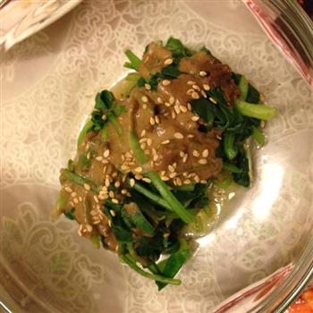 麻酱菠菜-餐前小凉菜怎么做，麻酱菠菜-餐前小凉菜怎么做好吃，麻酱菠菜-餐前小凉菜做法