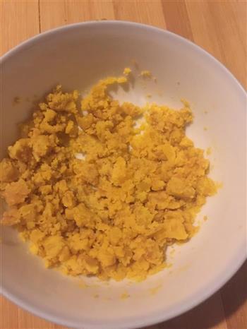 咸蛋黄焗南瓜怎么做，咸蛋黄焗南瓜怎么做好吃，咸蛋黄焗南瓜做法
