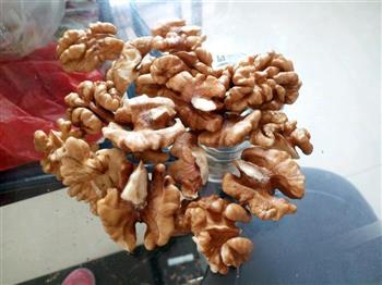 红枣夹核桃怎么做，红枣夹核桃怎么做好吃，红枣夹核桃做法