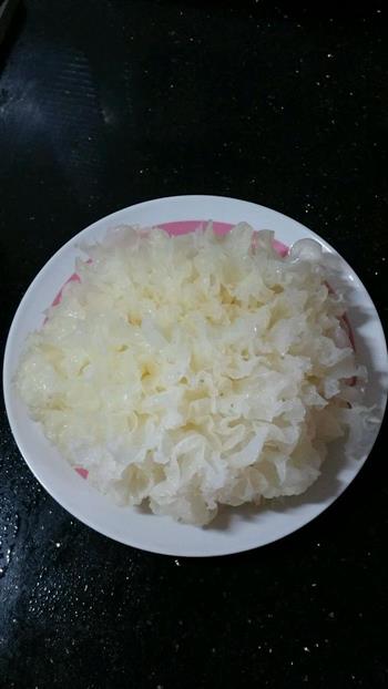 木瓜雪耳桃膠怎么做，木瓜雪耳桃膠怎么做好吃，木瓜雪耳桃膠做法