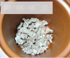 西红柿牛肉汤怎么做，西红柿牛肉汤怎么做好吃，西红柿牛肉汤做法