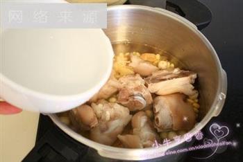 香浓猪手汤怎么做，香浓猪手汤怎么做好吃，香浓猪手汤做法