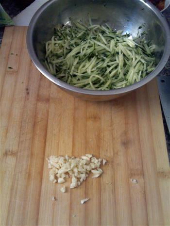 拌黄瓜菜怎么做，拌黄瓜菜怎么做好吃，拌黄瓜菜做法