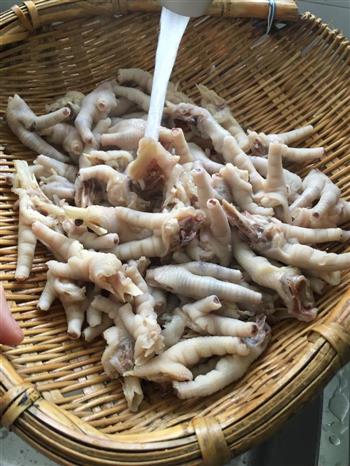 绝味泡椒凤爪怎么做，绝味泡椒凤爪怎么做好吃，绝味泡椒凤爪做法