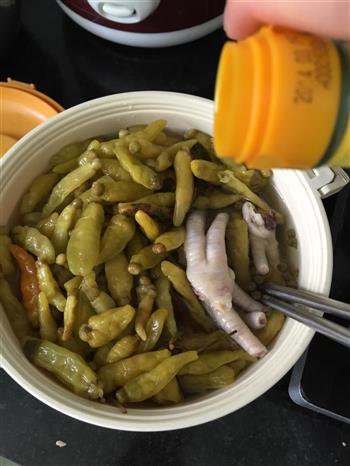 绝味泡椒凤爪怎么做，绝味泡椒凤爪怎么做好吃，绝味泡椒凤爪做法