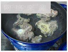 番茄牛尾清汤怎么做，番茄牛尾清汤怎么做好吃，番茄牛尾清汤做法