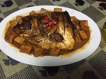 鱼头烧豆腐怎么做，鱼头烧豆腐怎么做好吃，鱼头烧豆腐做法