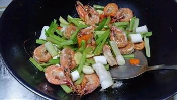 香辣豆腐虾怎么做，香辣豆腐虾怎么做好吃，香辣豆腐虾做法