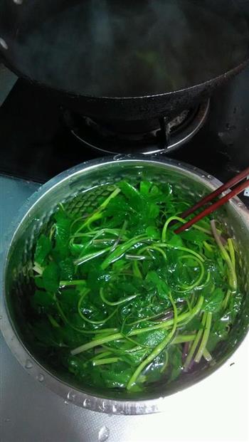 爽口山野菜怎么做，爽口山野菜怎么做好吃，爽口山野菜做法