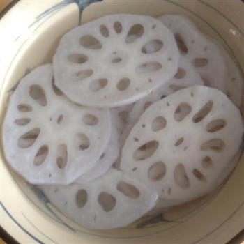 凉拌酸辣藕片怎么做，凉拌酸辣藕片怎么做好吃，凉拌酸辣藕片做法
