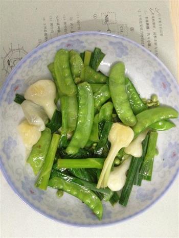 豌豆炒蒜苗怎么做，豌豆炒蒜苗怎么做好吃，豌豆炒蒜苗做法