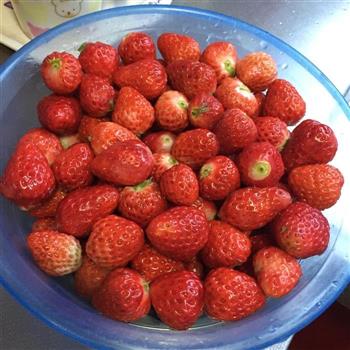 草莓软糖怎么做，草莓软糖怎么做好吃，草莓软糖做法