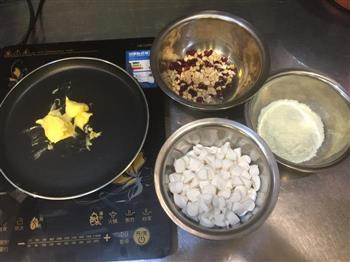 蔓越莓花生牛轧糖怎么做，蔓越莓花生牛轧糖怎么做好吃，蔓越莓花生牛轧糖做法