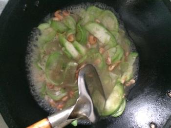 河虾丝瓜汤怎么做，河虾丝瓜汤怎么做好吃，河虾丝瓜汤做法