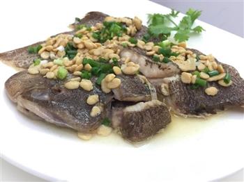 黄豆酱清煮肉舌鱼怎么做，黄豆酱清煮肉舌鱼怎么做好吃，黄豆酱清煮肉舌鱼做法