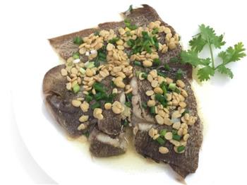 黄豆酱清煮肉舌鱼怎么做，黄豆酱清煮肉舌鱼怎么做好吃，黄豆酱清煮肉舌鱼做法