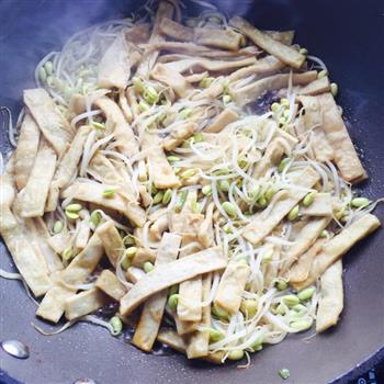 豆芽炖豆腐怎么做，豆芽炖豆腐怎么做好吃，豆芽炖豆腐做法
