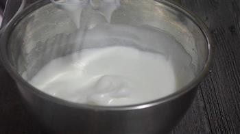 酸奶戚风蛋糕怎么做，酸奶戚风蛋糕怎么做好吃，酸奶戚风蛋糕做法
