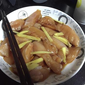 金枪鱼鸡胸肉虾仁黎麦沙拉怎么做，金枪鱼鸡胸肉虾仁黎麦沙拉怎么做好吃，金枪鱼鸡胸肉虾仁黎麦沙拉做法