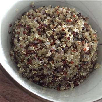 金枪鱼鸡胸肉虾仁黎麦沙拉怎么做，金枪鱼鸡胸肉虾仁黎麦沙拉怎么做好吃，金枪鱼鸡胸肉虾仁黎麦沙拉做法