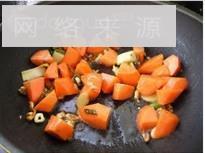 鸭煲红汤怎么做，鸭煲红汤怎么做好吃，鸭煲红汤做法