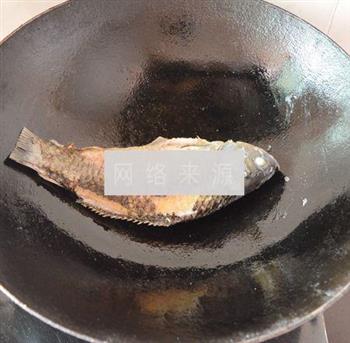粉葛鲫鱼汤怎么做，粉葛鲫鱼汤怎么做好吃，粉葛鲫鱼汤做法