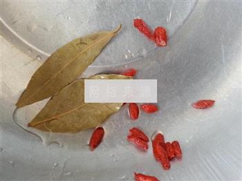 玉米鲍菇排骨汤怎么做，玉米鲍菇排骨汤怎么做好吃，玉米鲍菇排骨汤做法