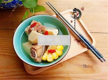 玉米鲍菇排骨汤怎么做，玉米鲍菇排骨汤怎么做好吃，玉米鲍菇排骨汤做法