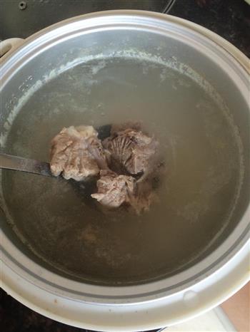 骨头苹果汤怎么做，骨头苹果汤怎么做好吃，骨头苹果汤做法