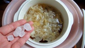 桃胶银耳炖雪蛤怎么做，桃胶银耳炖雪蛤怎么做好吃，桃胶银耳炖雪蛤做法