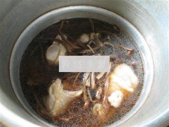 茶树菇鸡腿汤怎么做，茶树菇鸡腿汤怎么做好吃，茶树菇鸡腿汤做法