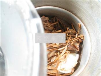 茶树菇鸡腿汤怎么做，茶树菇鸡腿汤怎么做好吃，茶树菇鸡腿汤做法