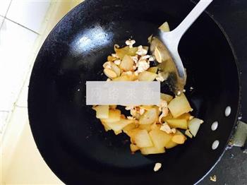 虾皮鸡胸冬瓜汤怎么做，虾皮鸡胸冬瓜汤怎么做好吃，虾皮鸡胸冬瓜汤做法
